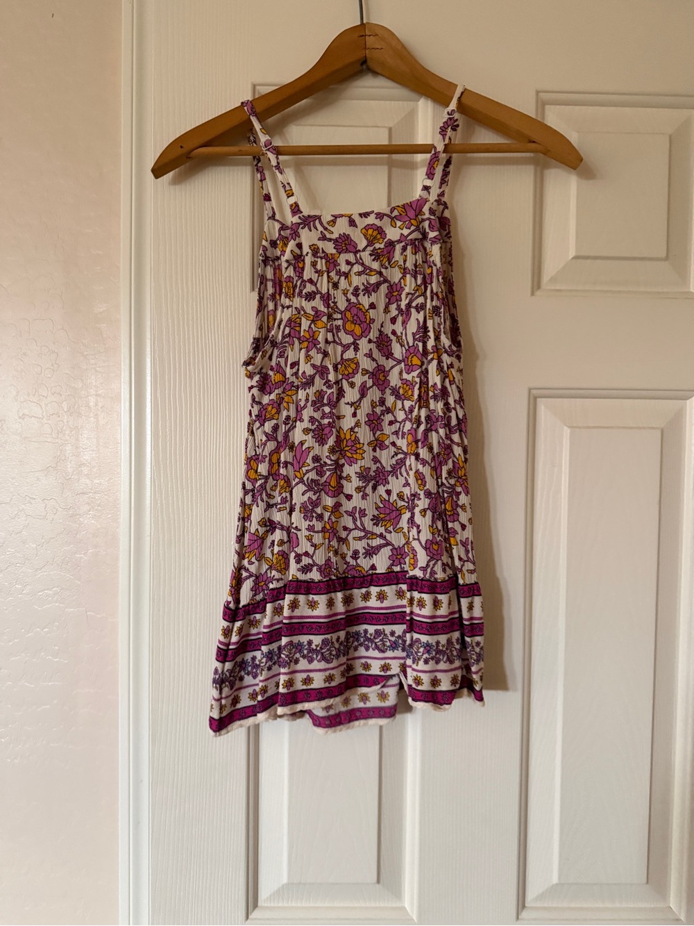 Old Navy White Dressy Tank Top, Size Small